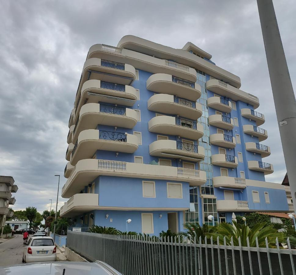 Apartamento Riccio Blu Pochi Passi Dal Mare Alba Adriatica Exterior foto